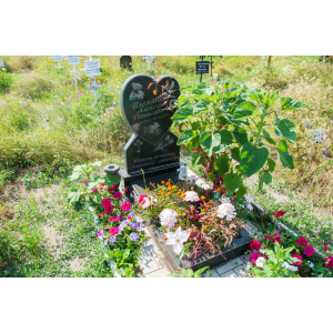 Пам'ятник у вигляді серця